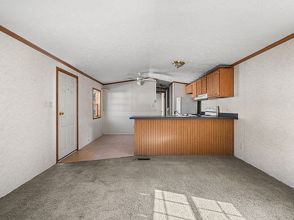 2nd image of 751 Washington St #38