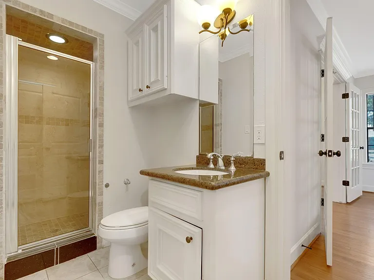 2306 Blodgett St #1 — Photo 7