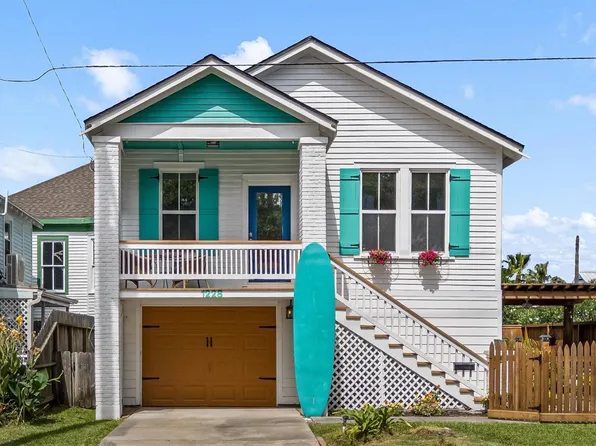 1228 16th St, Galveston, TX 77550