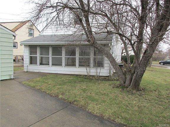 3rd image of 323 Westbrook Dr