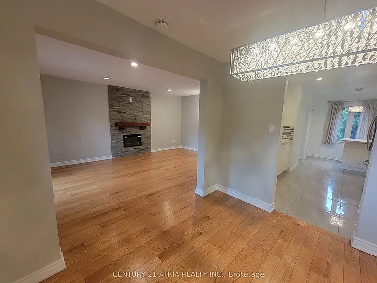 28 Holsworthy Cres — Photo 10