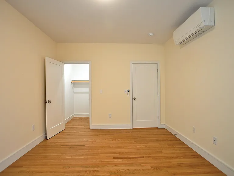 877 Beacon St #4 — Photo 4