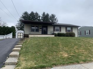 1005 Scenery Dr, Harrisburg, PA 17109