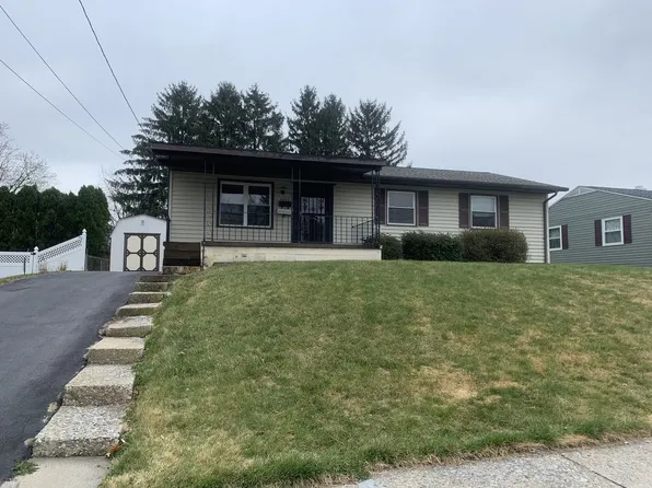 1005 Scenery Dr, Harrisburg, PA 17109
