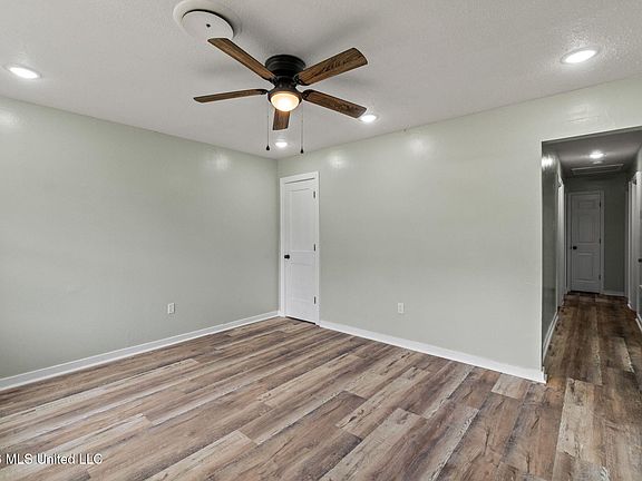 4th image of 2486 Bay Vista Dr