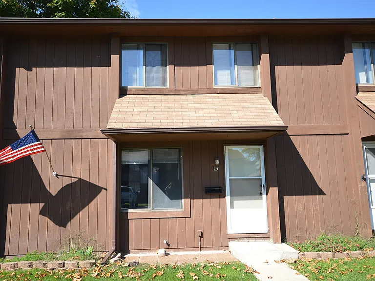 300 E Kilbuck St — Photo 2