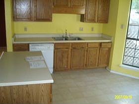 5th image of 401 Hogan Cir