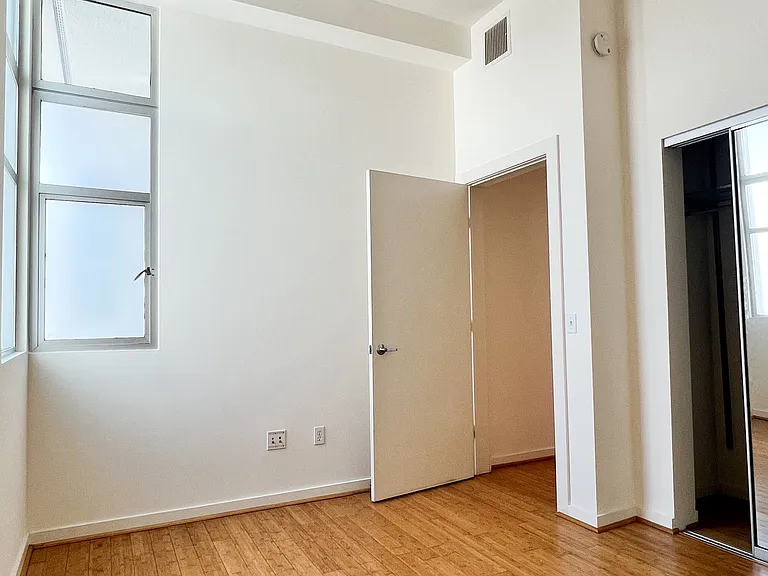 238 S Arroyo Pkwy — Photo 17