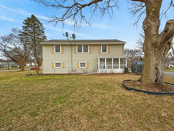 3rd image of 110 Dunrovin Ln