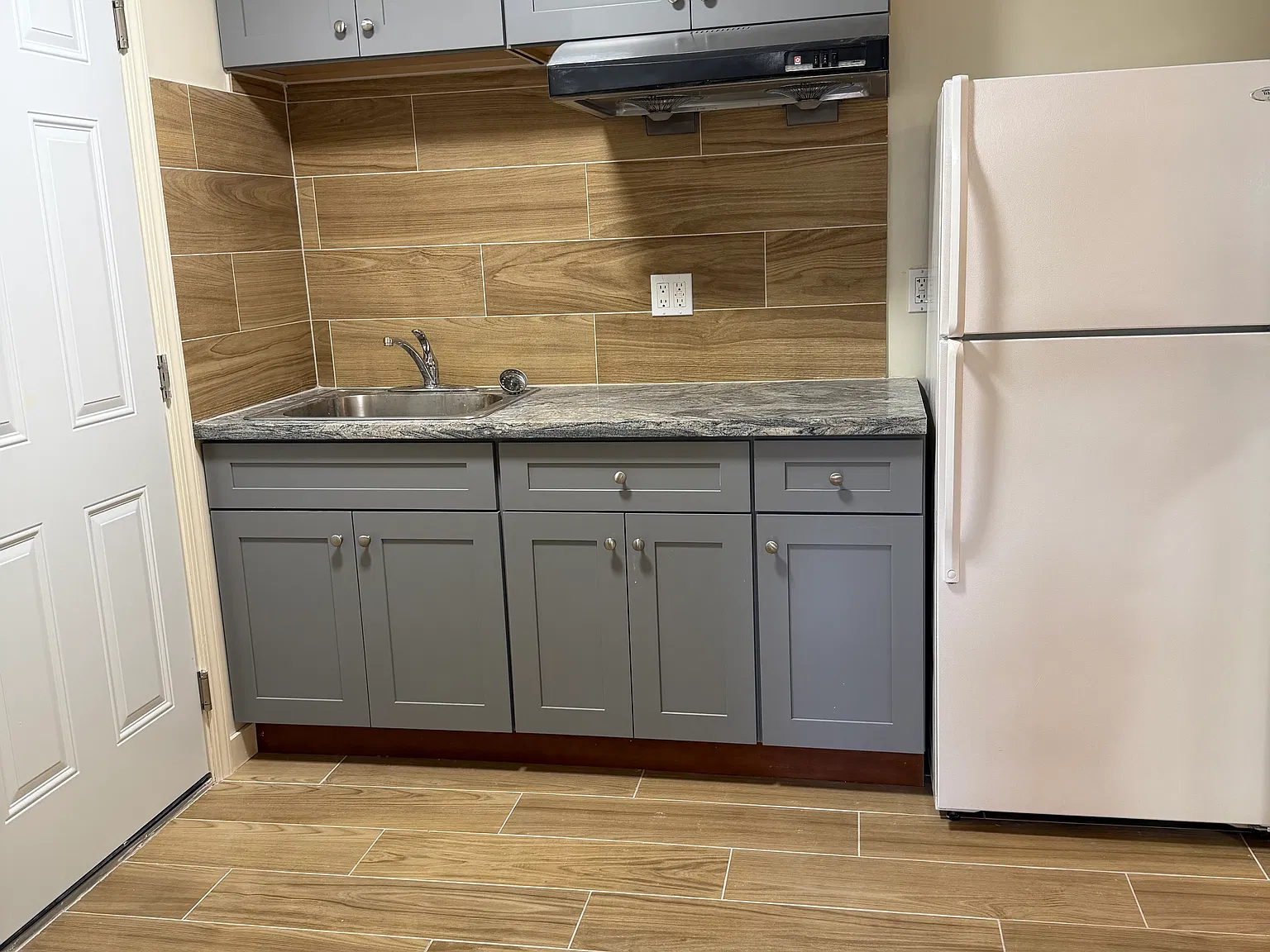 2 bed, 400 sqft, $2,350 — Photo 4