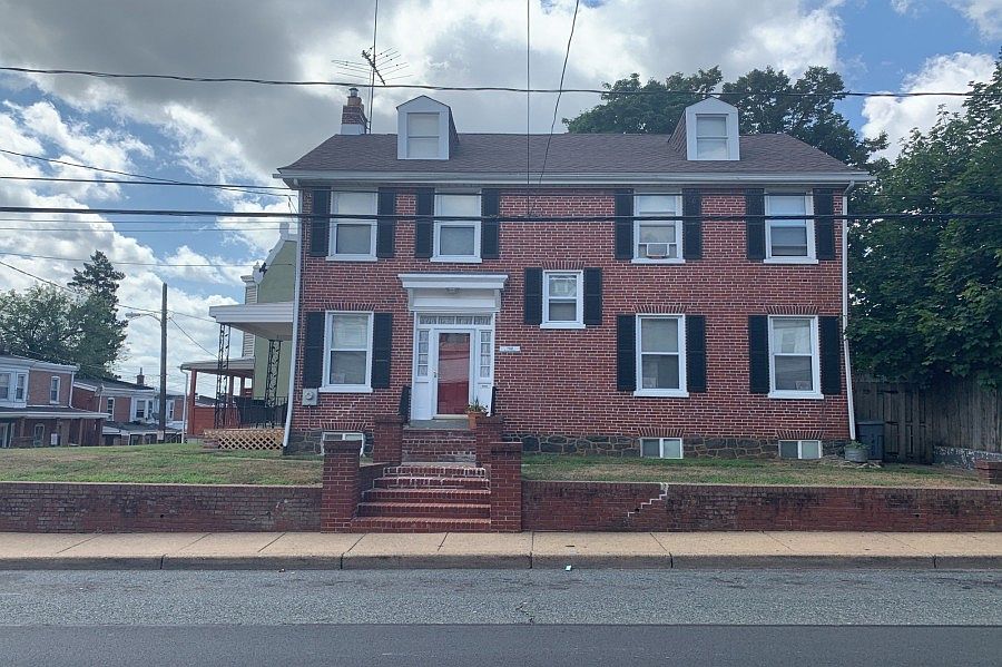 1st image of 1408 W 2nd St