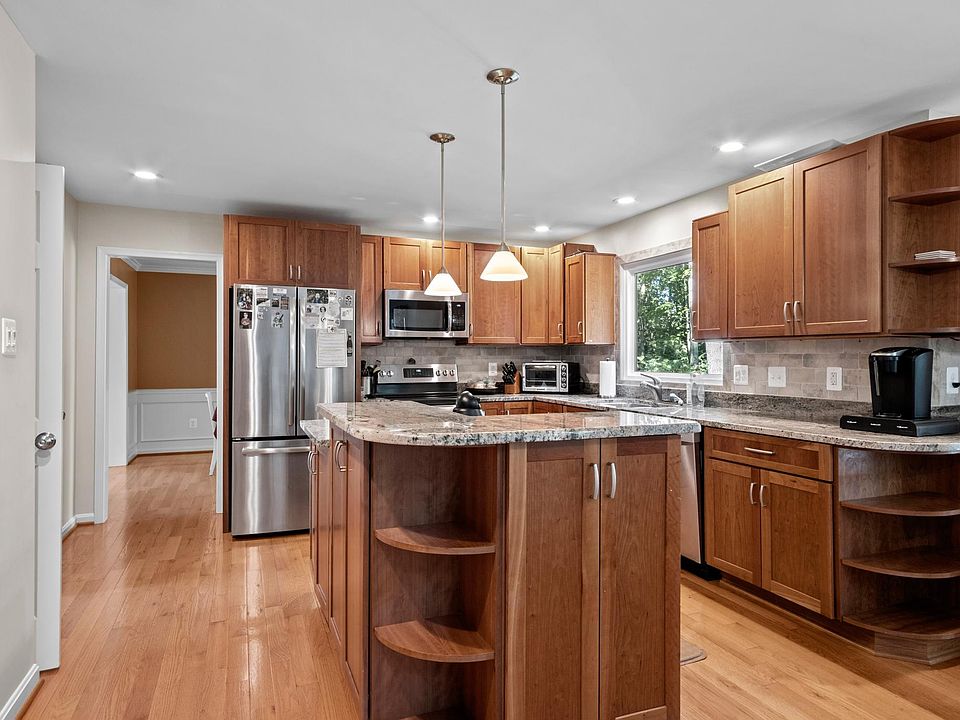 1st image of 13912 Stonefield Dr
