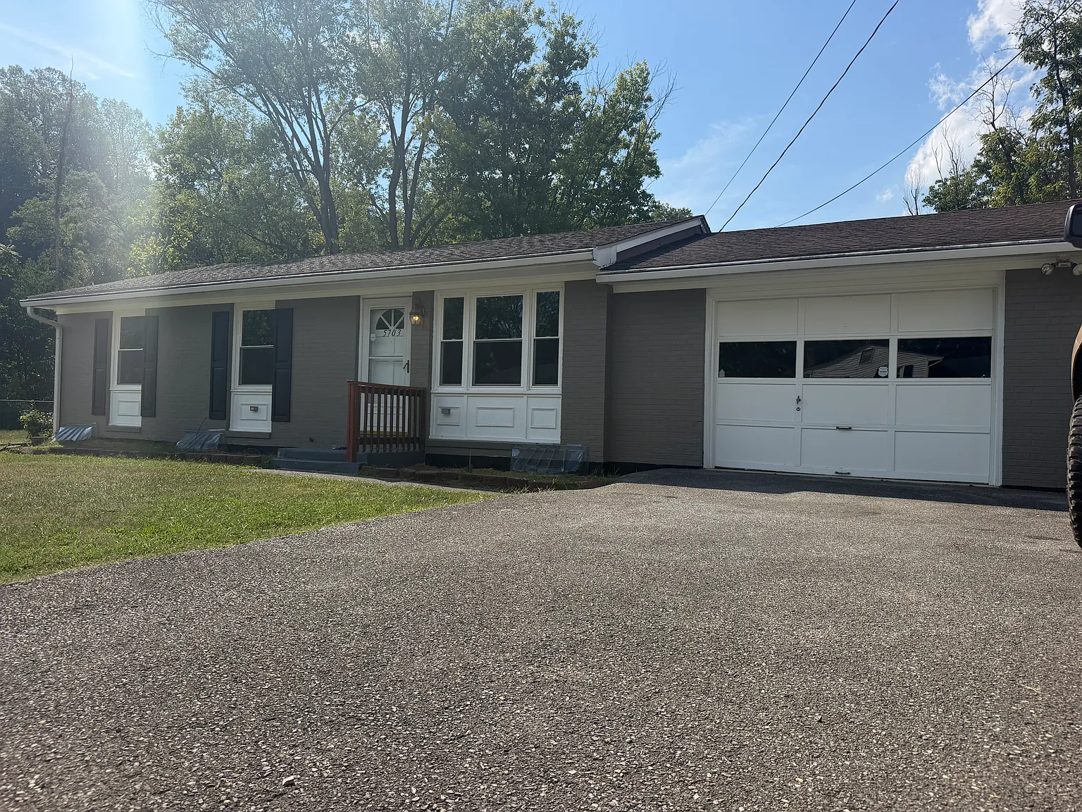 3 bed, 950 sqft, $2,000 — Photo 1