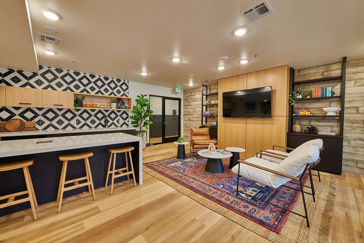 Building Photo - Westbury Apartments