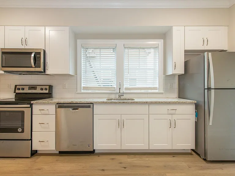 84 Auburn St #3B — Photo 8
