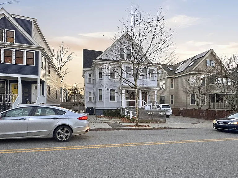 318 Concord Ave #318 — Photo 48