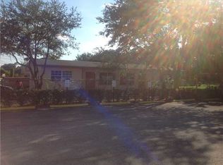 135 NW 5th Ave, Dania, FL 33004