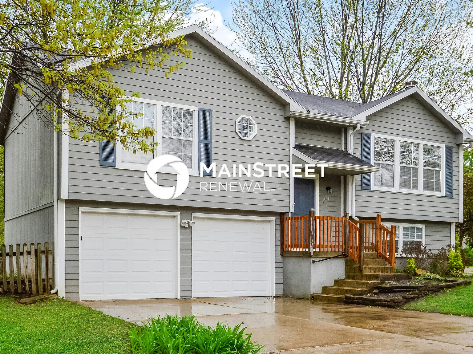 1811 NE McKee Ln — Photo 2