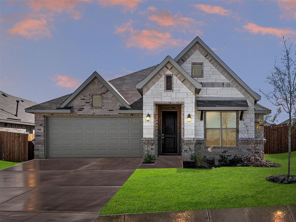 1st image of 900 Eloise Ln