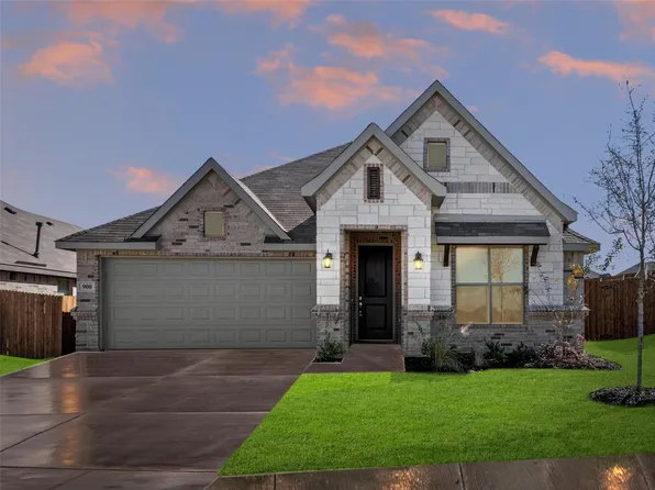 900 Eloise Ln, Cleburne, TX 76033