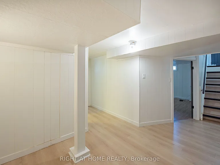 69 Alayne Cres — Photo 24