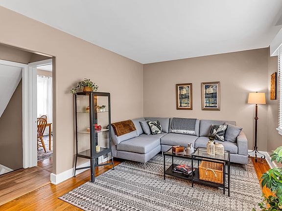 3rd image of 56 Winston Cres
