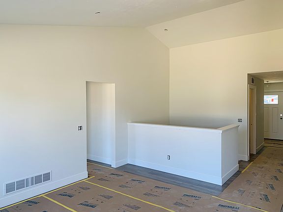 4th image of 2094 Sassafras Cir #35