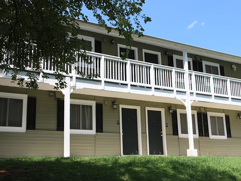 Oak Hill Apartments — Photo 14
