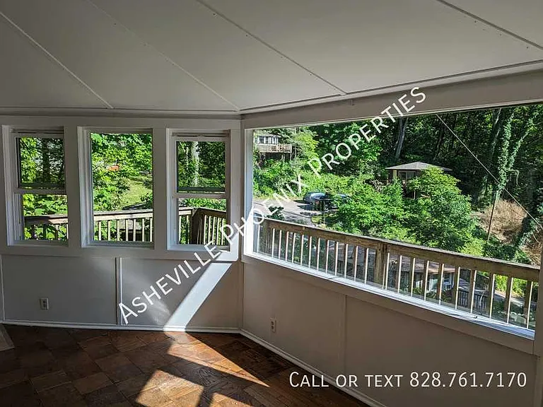 25 Howland Rd #R8 — Photo 4