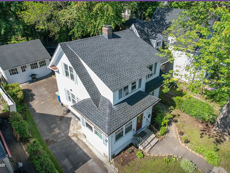 26 Herkimer St — Photo 16
