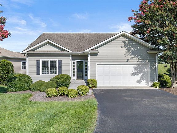 3rd image of 1222 8th Fairway Ln