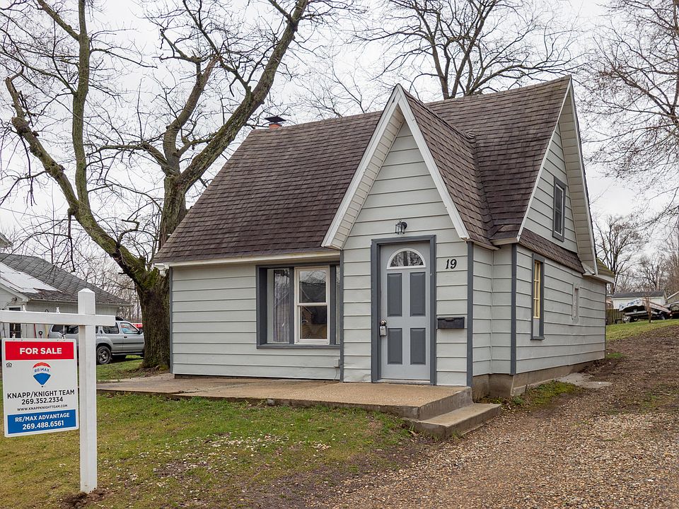 1st image of 19 Crescent Dr