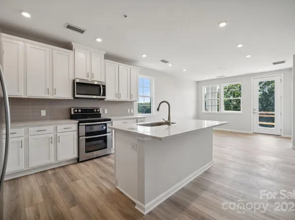 4455 Reed Creek Dr #306, Sherrills Ford, NC 28673