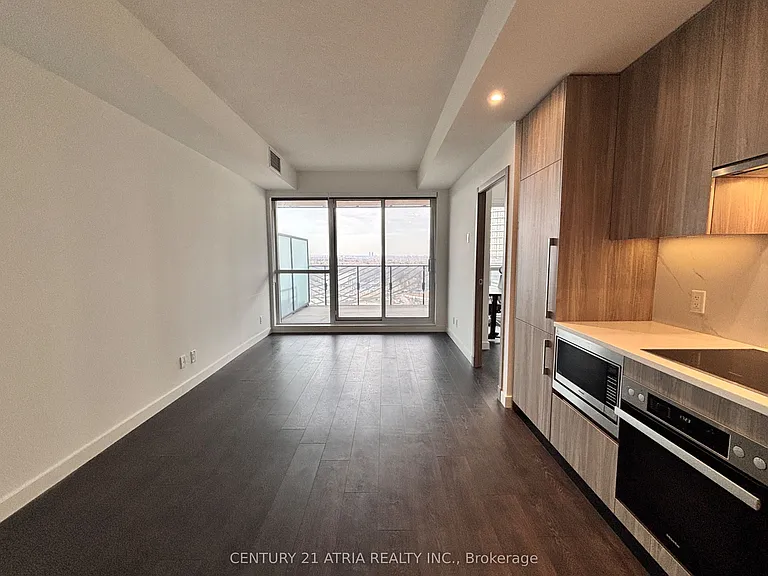 27 McMahon Dr #1211 — Photo 5