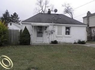 9515 Bonnie Briar Dr, White Lake, MI 48386
