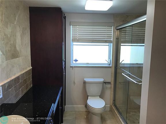5th image of 3970 Oaks Clubhouse Dr APT 101