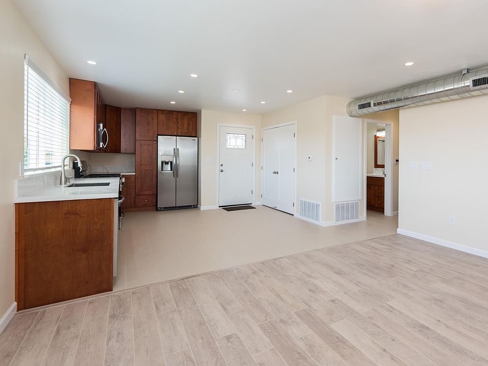 1st image of 562 Vance St APT 3