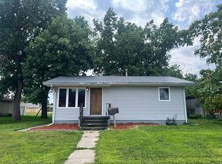 2017 6th St, Columbus, NE 68601