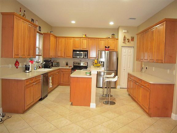 4th image of 1813 Mariners Ln #1813