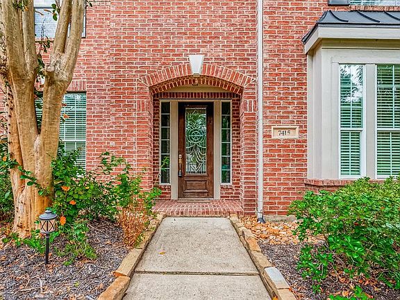 3rd image of 7415 Auburn Oak Trl