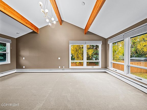 4th image of 2084 Arlington Dr N