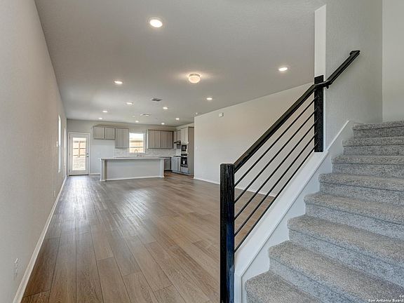5th image of 1321 Meester Dr