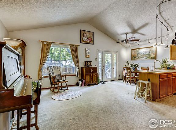 3rd image of 209 Redwood Cir