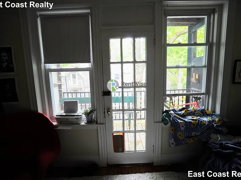 127 Sutherland Rd #C — Photo 10