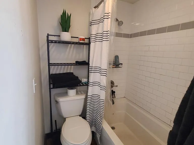 112 W Washington Blvd — Photo 10
