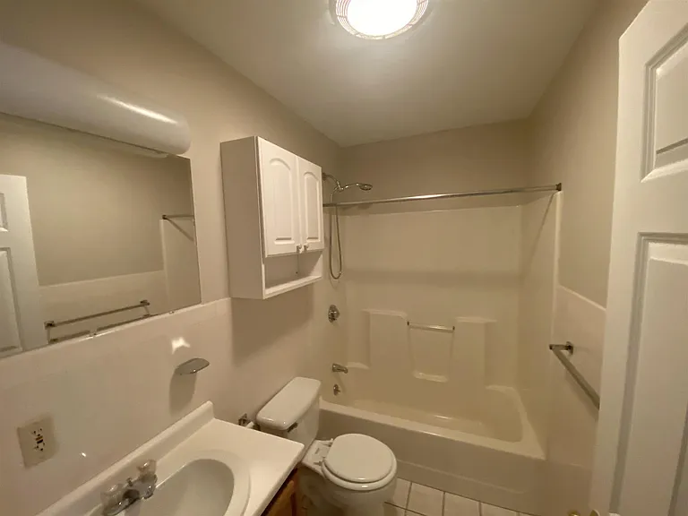 15 Pearl St #6 — Photo 11