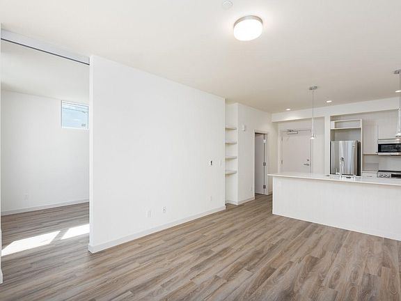 3rd image of 1010 Burwell St #101