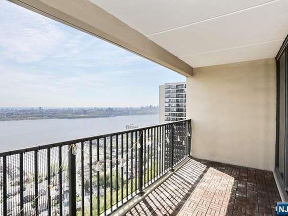 4th image of 6 Horizon Rd APT 2405