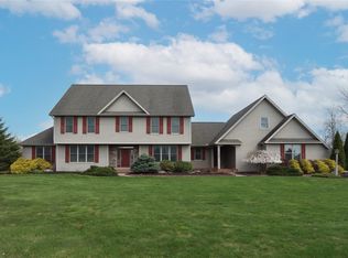 9105 Whistling Swan Ln, Manlius, NY 13104