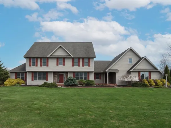 9105 Whistling Swan Ln, Manlius, NY 13104